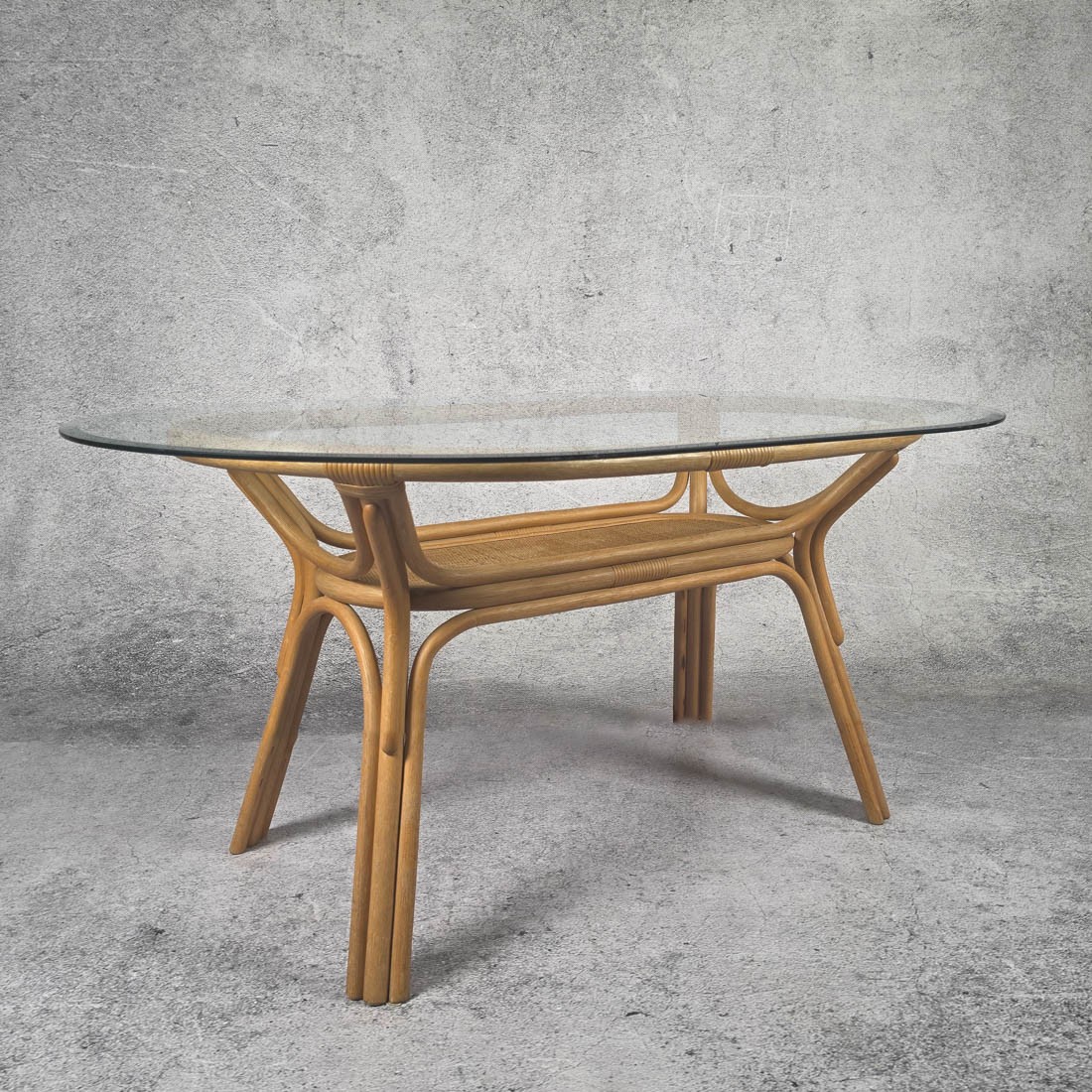 GARDEN TABLE
