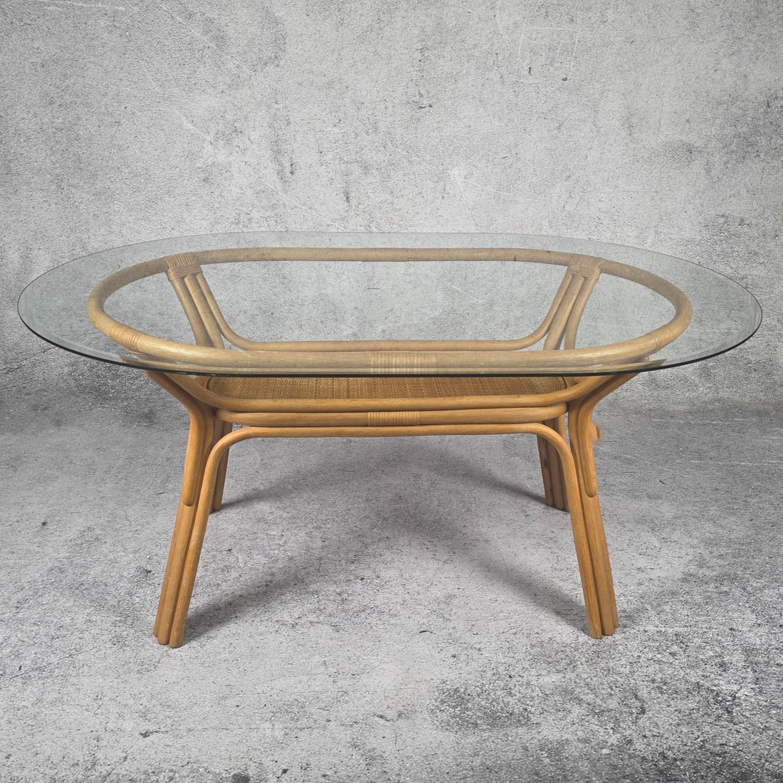 GARDEN TABLE