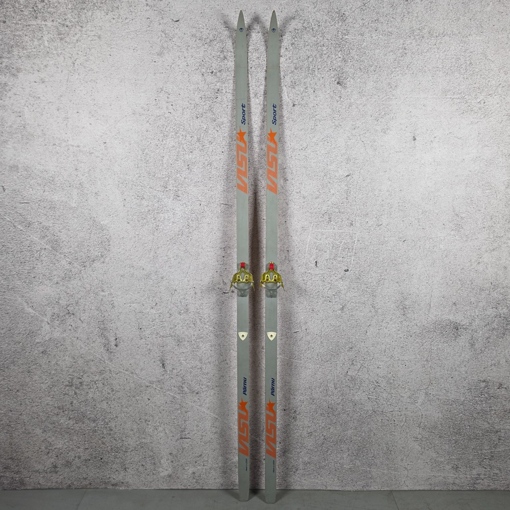 SKIS