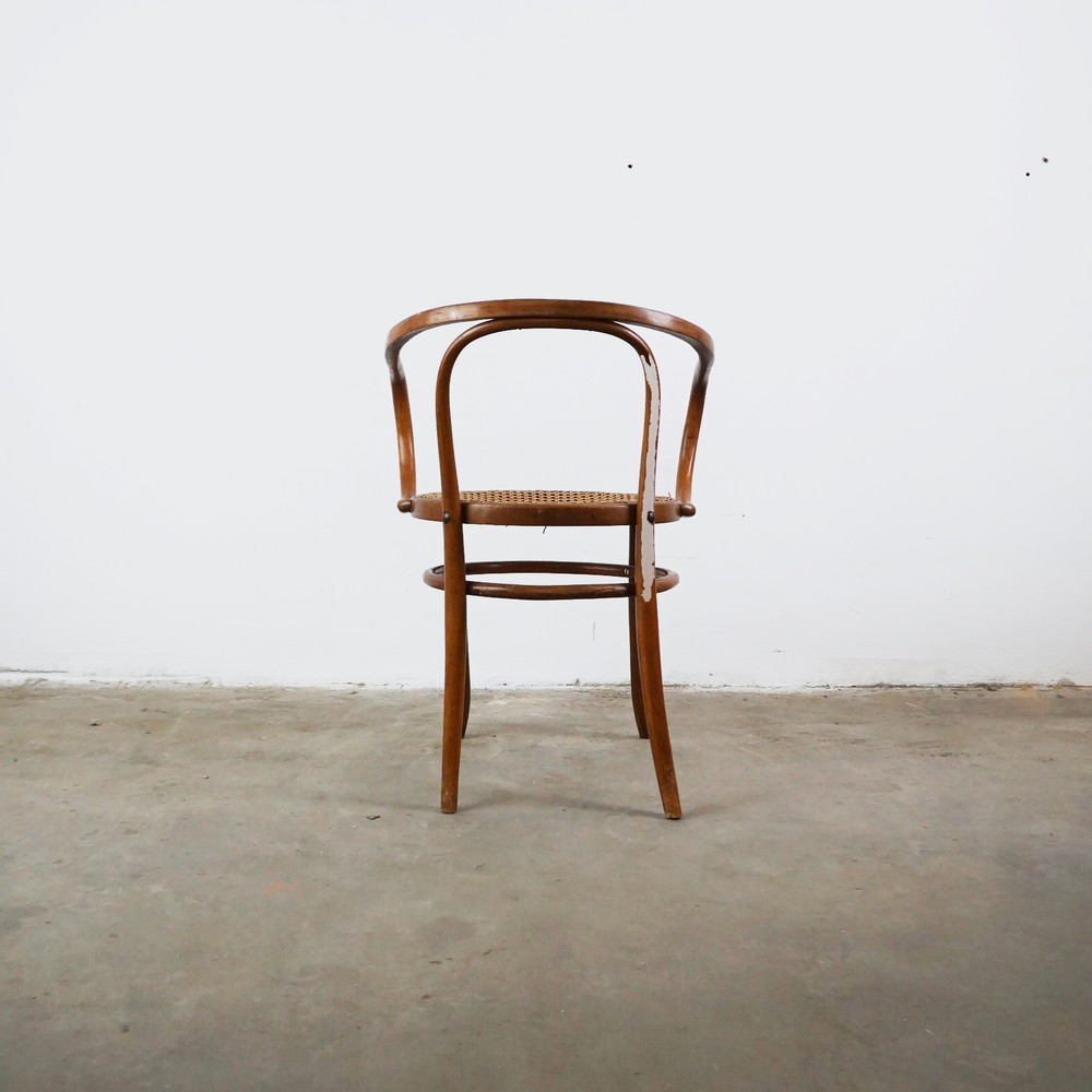 KRZESŁO THONET LE CORBUSIER