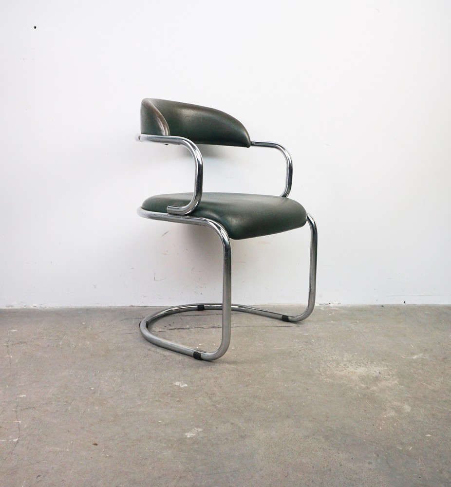 FOTEL BAUHAUS