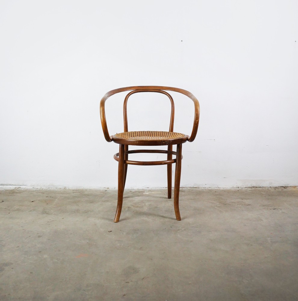 KRZESŁO THONET LE CORBUSIER