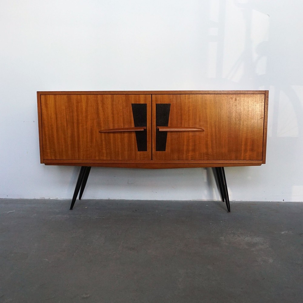 DUŃSKI SIDEBOARD LATA 60'TE