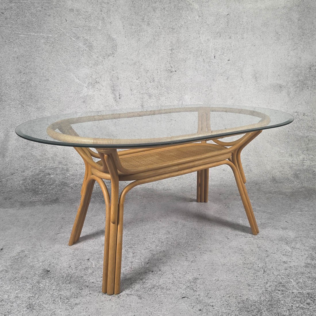GARDEN TABLE