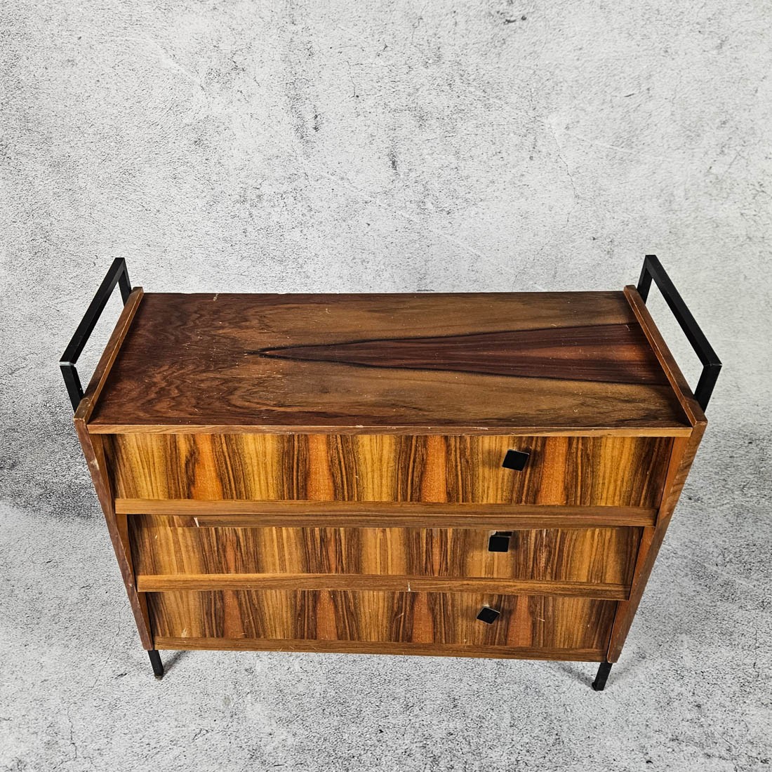 SHOE CABINET
