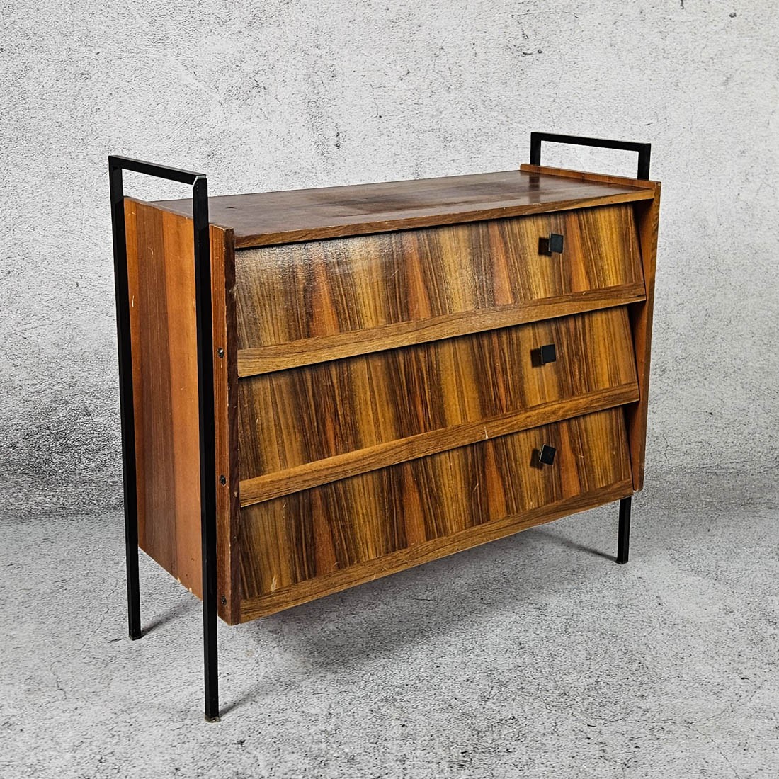 SHOE CABINET