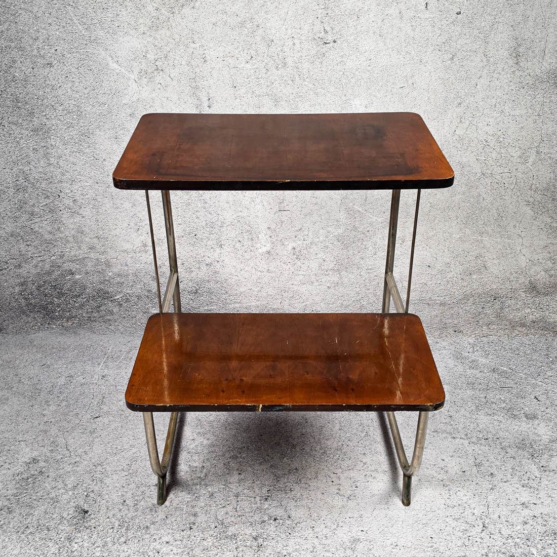 ETAGERE