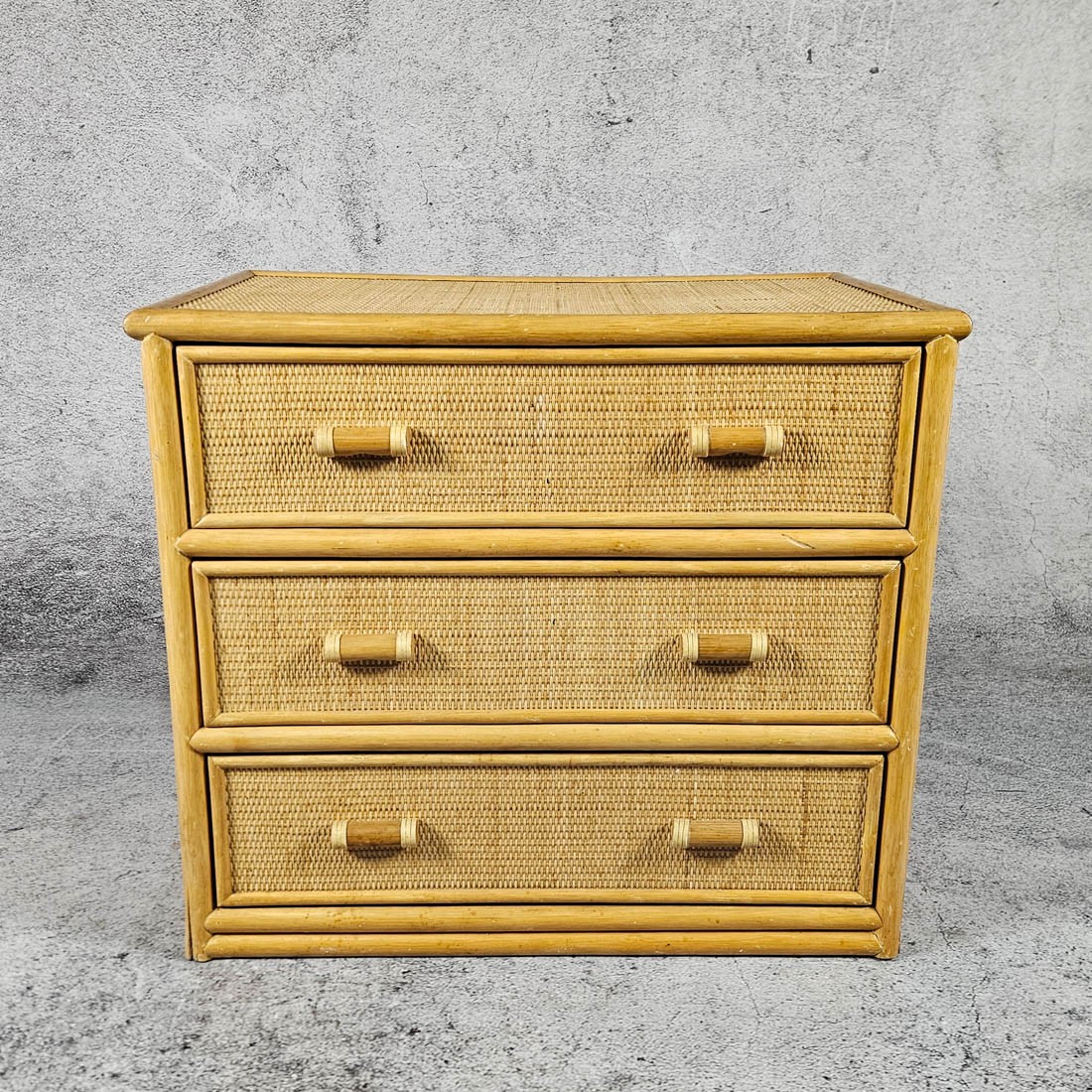 CHEST OF DRAWERS CABINET