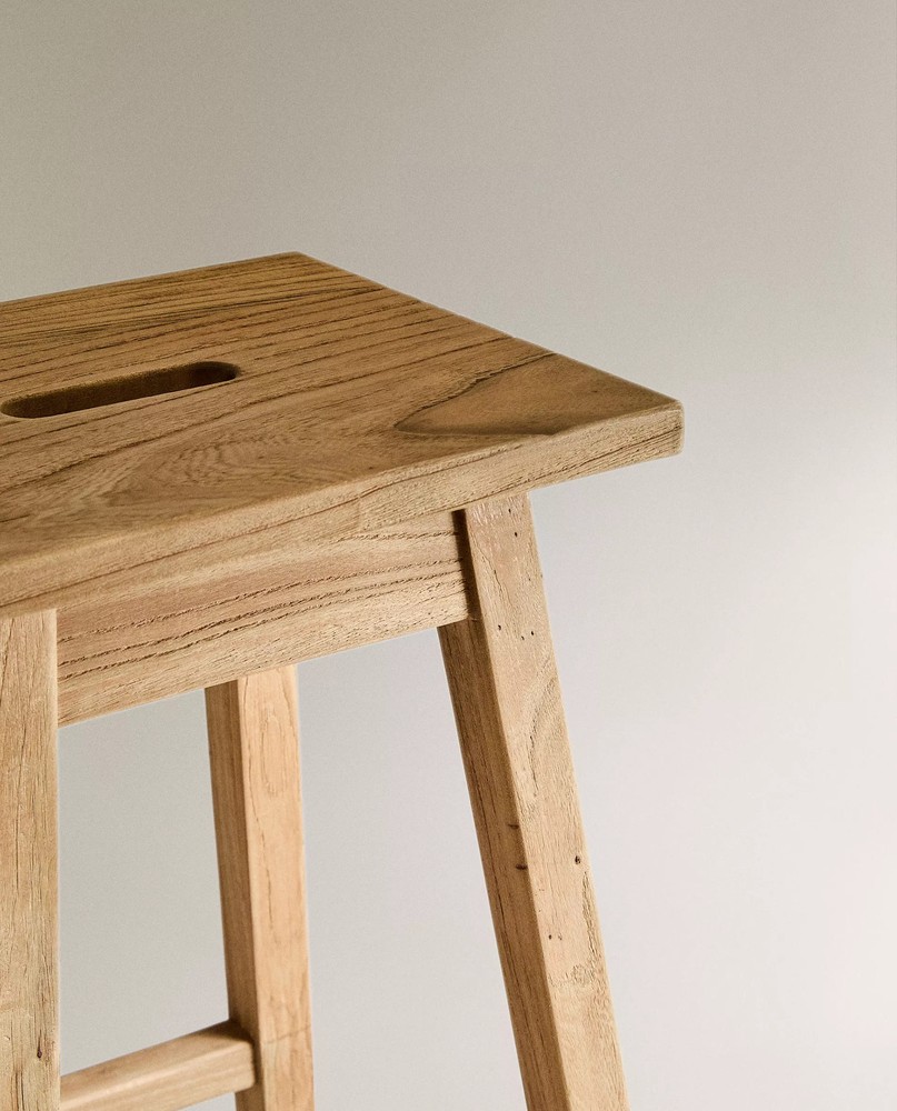 HOKER RUSTIC WOOD