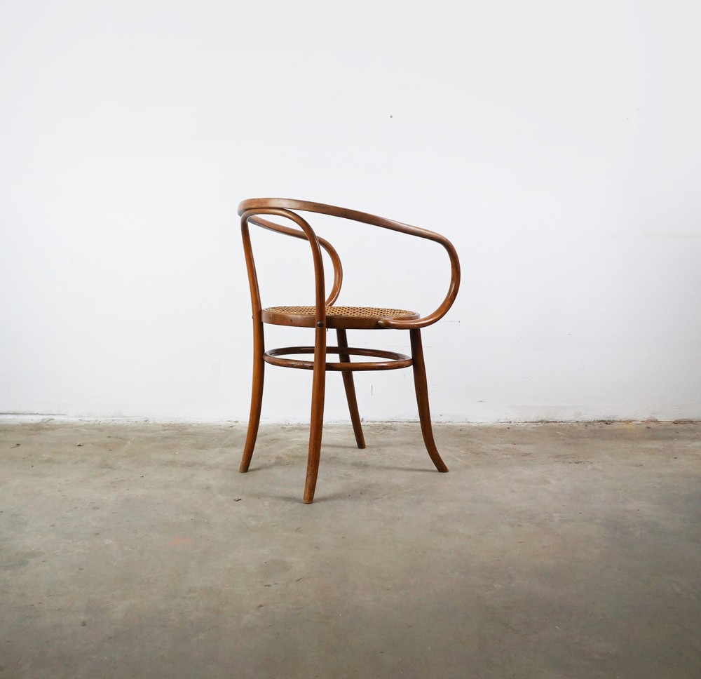KRZESŁO THONET LE CORBUSIER