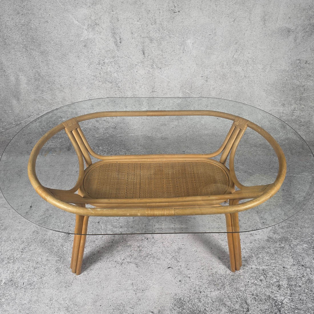 GARDEN TABLE