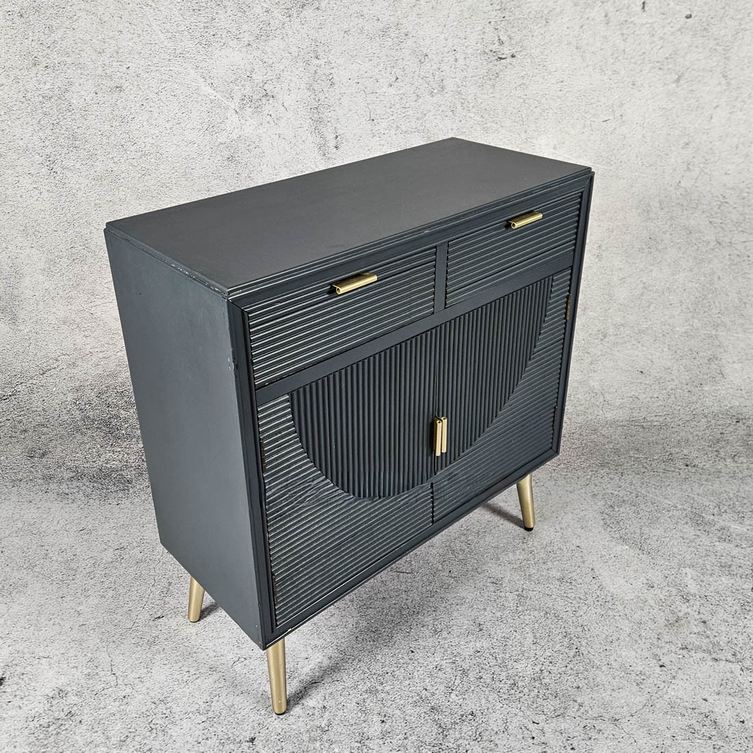 COMMODE CABINET