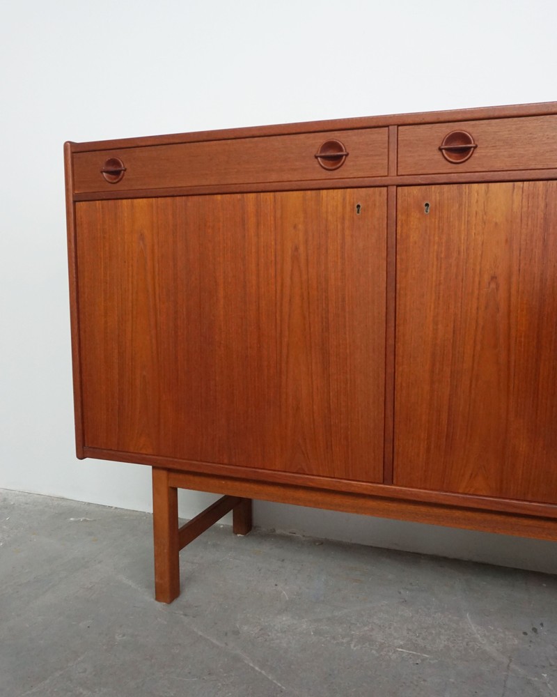 SKANDYNAWSKI SIDEBOARD SZAFKA KOMODA