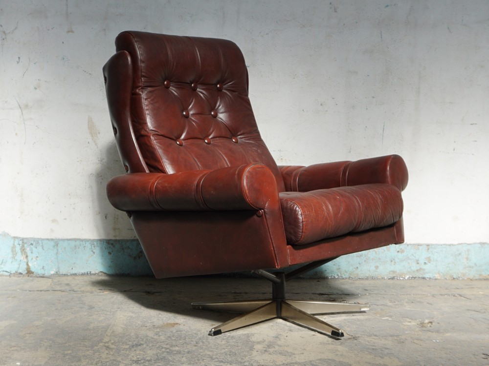 FOTEL OBROTOWY CHESTERFIELD
