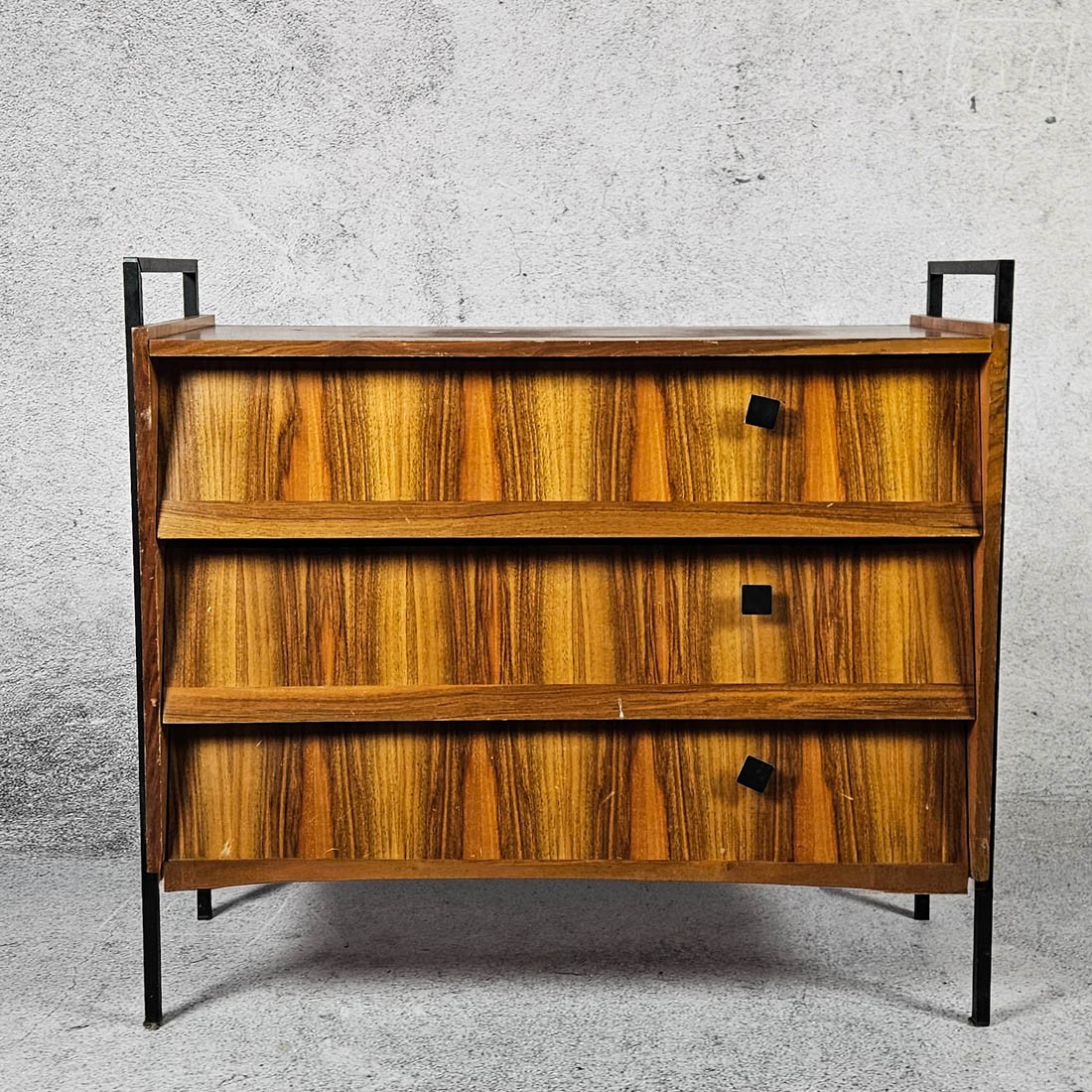 SHOE CABINET