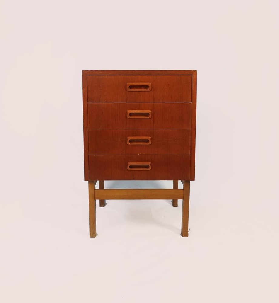 MAŁA KOMODA TEAK