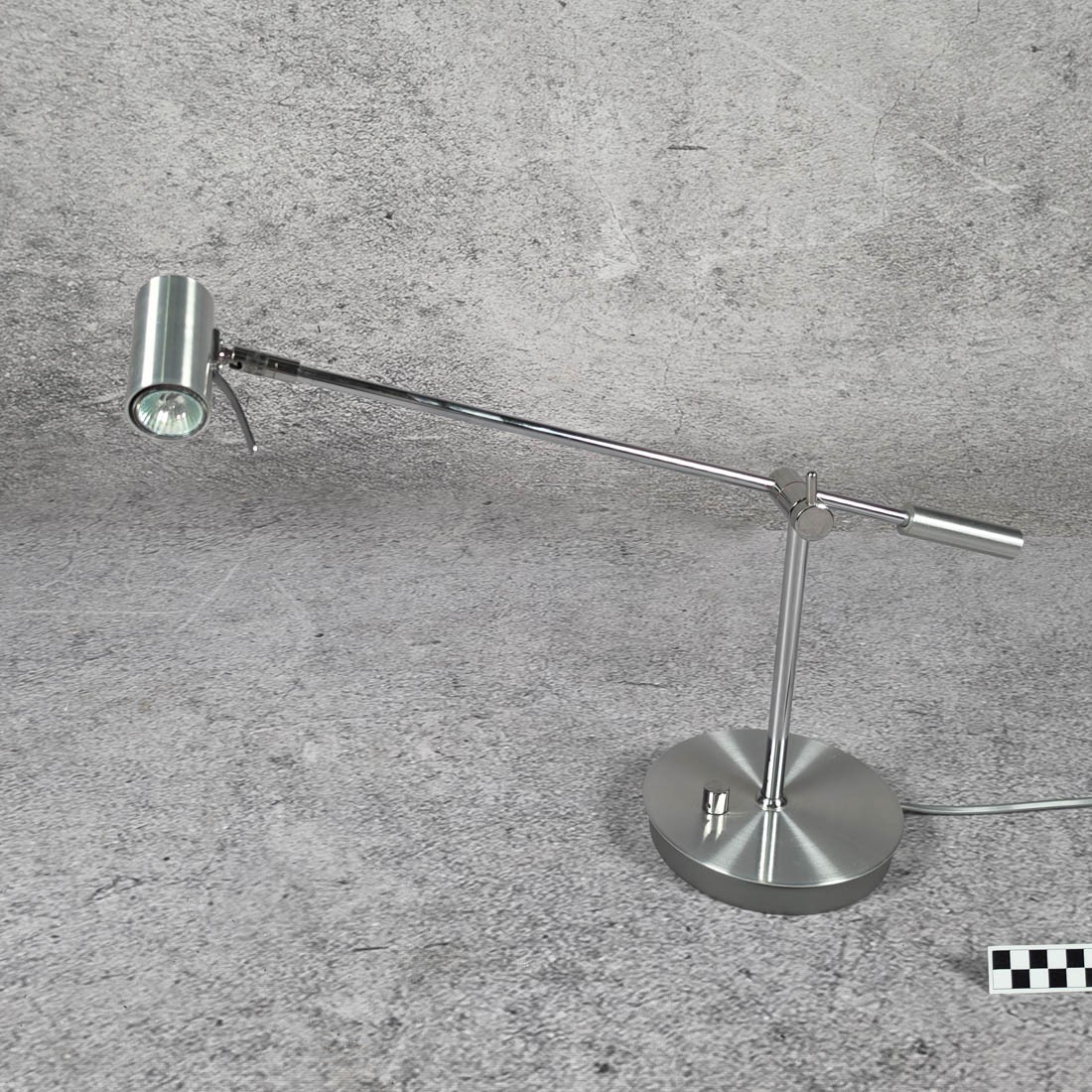 DESK LAMP