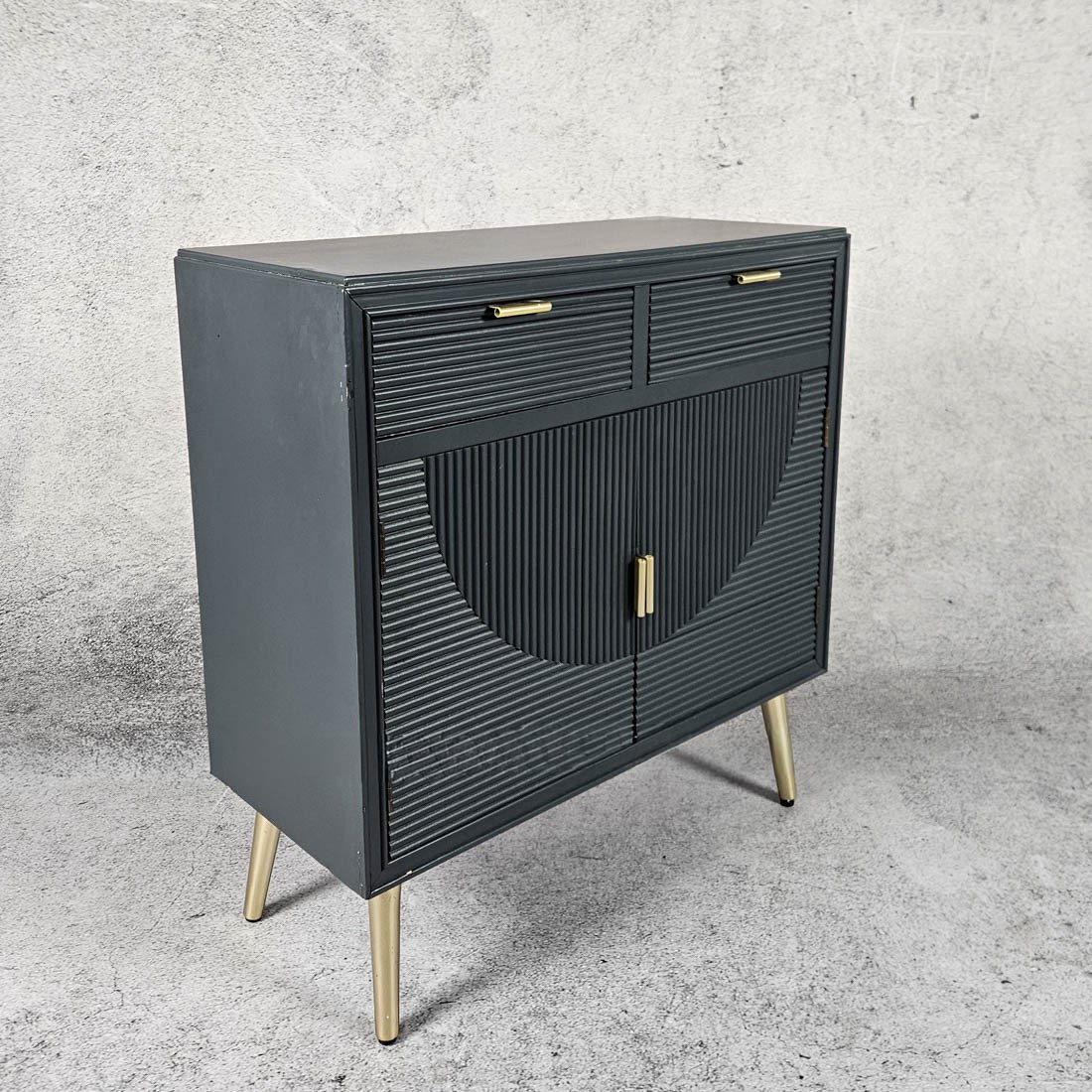 COMMODE CABINET