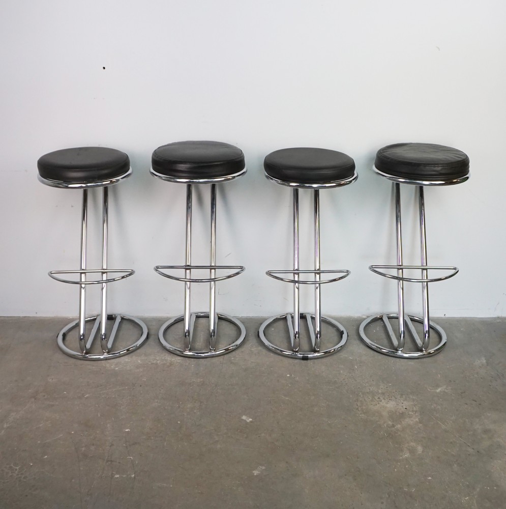HOKER EILEEN GRAY