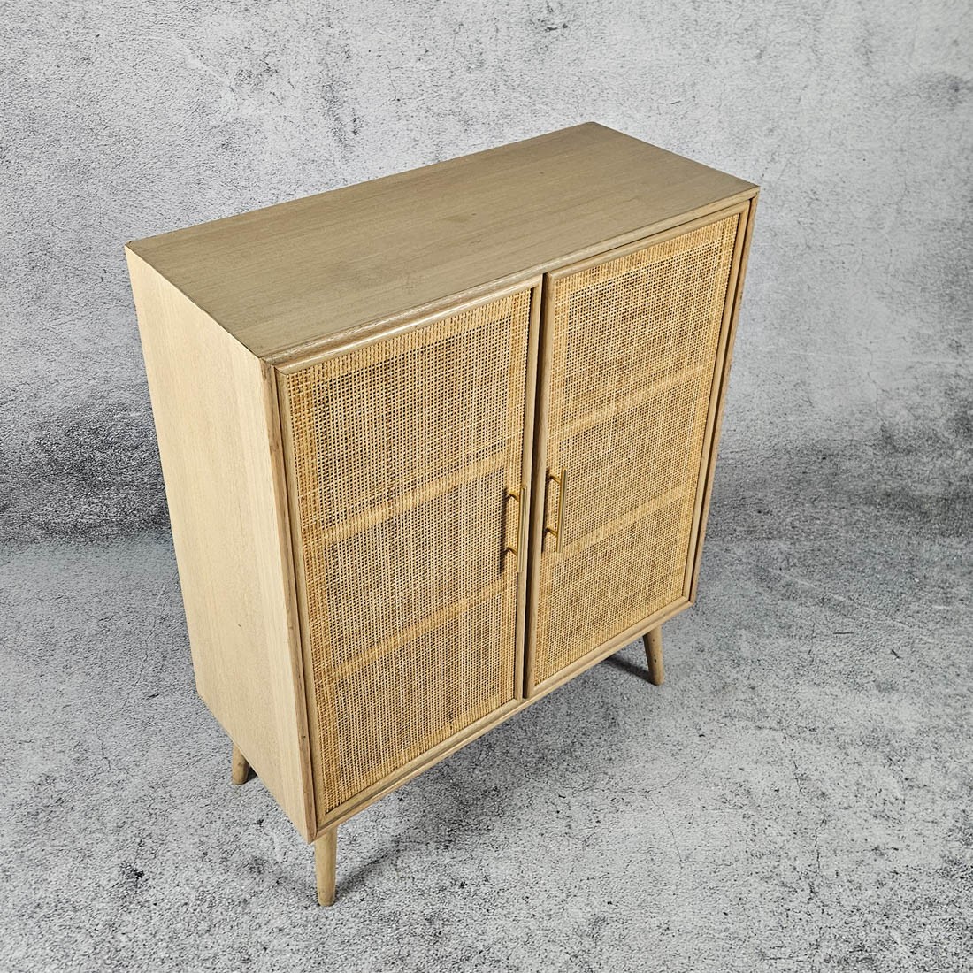 COMMODE CABINET
