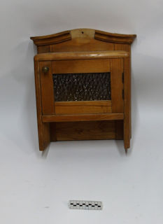 HANGING CABINET