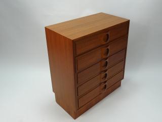CHEST OF DRAWERS