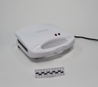 WAFFLE MAKER