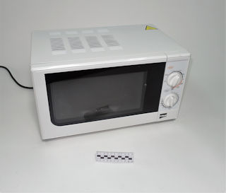 MICROWAVE OVEN
