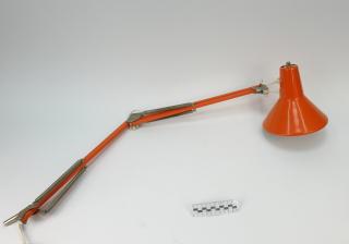 ADJUSTABLE DESK LAMP