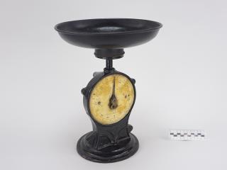 KITCHEN SCALE
