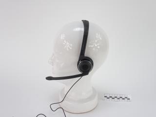 HEADPHONES WITH MICROPHONE