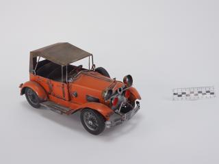 MODEL AUTA