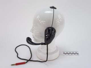 HEADPHONES WITH MICROPHONE