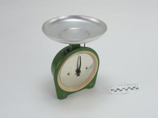 KITCHEN SCALE
