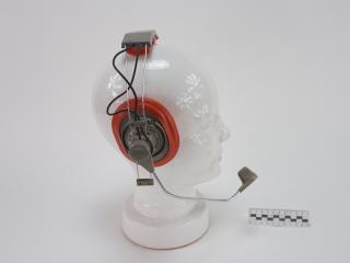 HEADPHONES WITH MICROPHONE