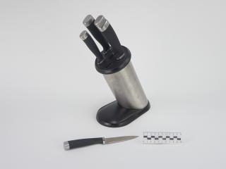 KITCHEN KNIVES IN STAND SET