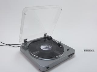DJ TURNTABLE