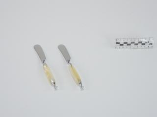 BUTTER KNIVES