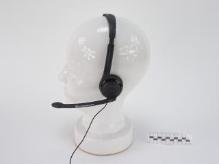 HEADPHONES WITH MICROPHONE