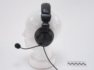 HEADPHONES WITH MICROPHONE