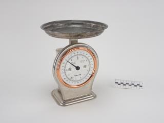 KITCHEN SCALE