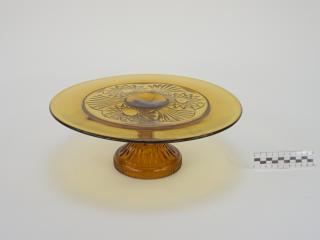 PEDESTAL DISH