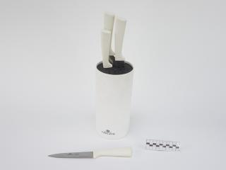 KITCHEN KNIFE SET IN STAND
