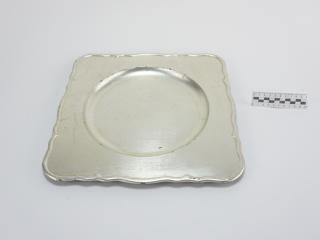 TRAY