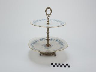 TIERED CAKE STAND