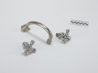 KITCHEN SINK FAUCET