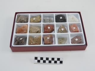 SKAŁY I MINERAŁY