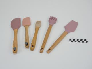 KITCHEN UTENSILS