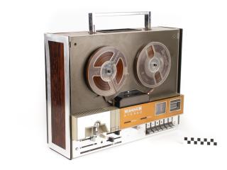 REEL TO REEL TAPE RECORDER