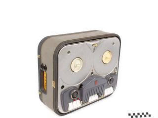 REEL-TO-REEL TAPE RECORDER